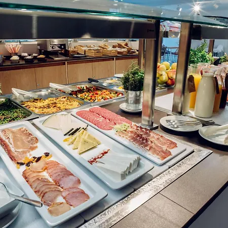 Route Active 3* Λος Ρεαλέχος